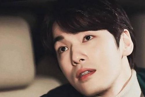Dù 'bị hại' trong 'phốt' với O& Entertainment, Kim Jung Hyun vẫn bị cư dân mạng 'mỉa mai'