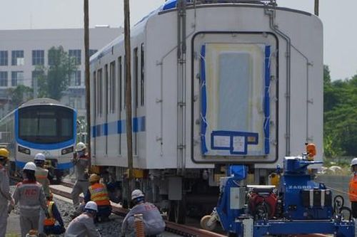 Đoàn tàu thứ 2 lên đường ray Metro số 1