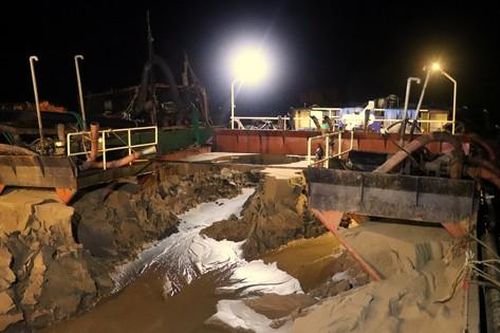 Sóc Trăng: Phát hiện sà lan khai thác hàng ngàn mét khối cát trái phép