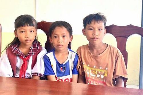 Ba em học sinh nhặt được 42 triệu đồng, trả lại cho người đánh rơi