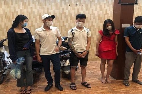 Thuê nhà nghỉ để 'bay lắc' trong mùa dịch