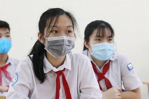 Học sinh Hà Nội bắt đầu nộp phiếu dự thi vào lớp 10