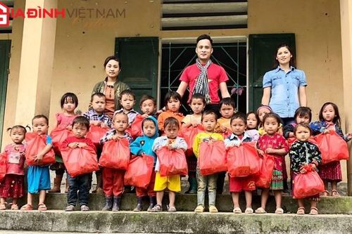 Cán bộ Đoàn 'dành cả thanh xuân' cho những chuyến thiện nguyện