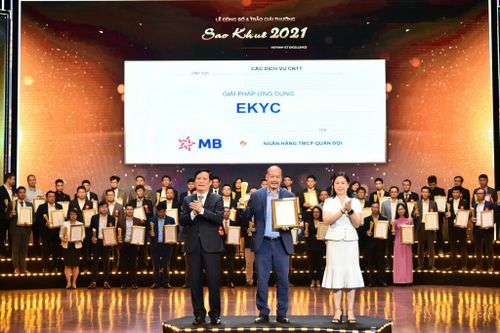 Giải pháp eKYC của MB giành giải thưởng 'Sao Khuê 2021'