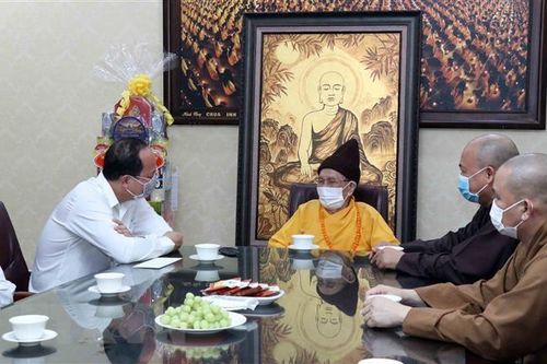 Lãnh đạo TP.HCM chúc mừng một số cơ sở Phật giáo nhân lễ Phật đản