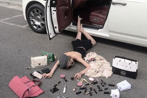 Bóc mẽ trào lưu khoe của trên mạng ở Trung Quốc