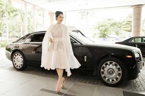 Bí ẩn cuộc đời sao nữ giàu có nhất nhì showbiz Việt, sở hữu những mối quan hệ bí ẩn với hàng loạt người nổi tiếng thế giới