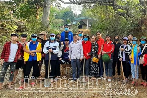 Cán bộ mặt trận tiêu biểu