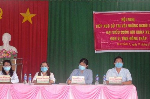 Các ứng cử đại biểu Quốc hội tiếp xúc cử tri khu vực biên giới