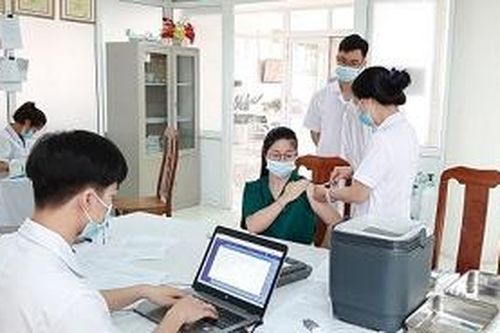 Ngành Y tế hoàn thành tiêm vắc xin phòng COVID-19 đợt I