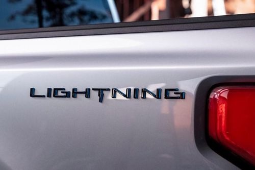 Mẫu bán tải Ford F-150 chạy điện cuối cùng cũng có tên chính thức