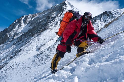 Hai nhà leo núi thiệt mạng ở Everest