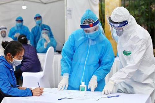 Hà Nội: Thêm 2 trường hợp dương tính mới, trong đó, 1 trường hợp về từ Đà Nẵng