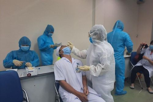 TP Hồ Chí Minh khẩn cấp lấy mẫu xét nghiệm tất cả bệnh viện