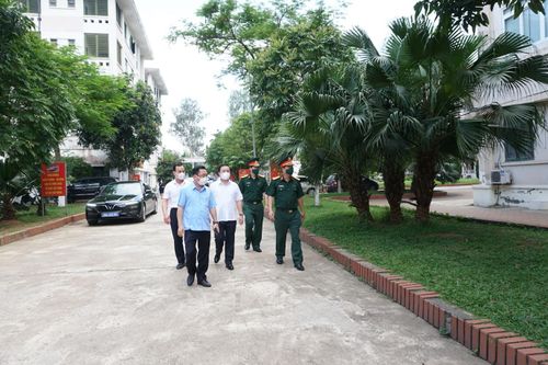 Phó Chủ tịch TP Hà Nội kiểm tra khu cách ly tập trung tại Thạch Thất