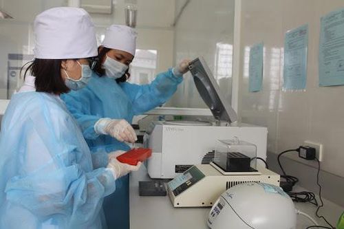 Nữ nhân viên quán bia dương tính SARS-COV-2, Hưng Yên cách ly 35 F1