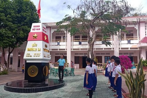 'Mềm hóa' giáo dục đạo đức HS qua nói chuyện, gặp gỡ nhân vật lịch sử