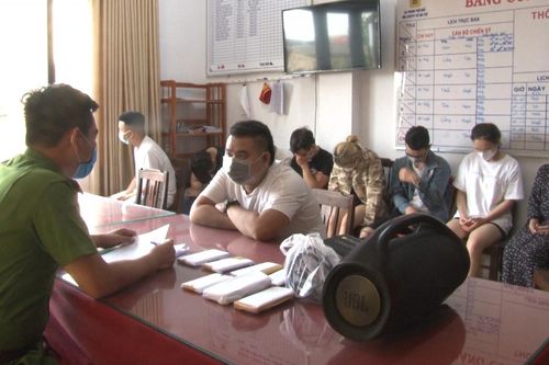Huế: Bắt 5 đối tượng tụ tập sử dụng ma túy trong khách sạn giữa dịch Covid-19