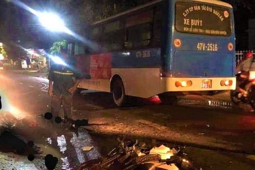 Đắk Lắk: Xe buýt và xe máy tông nhau, 2 người tử vong tại chỗ