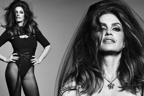 Cindy Crawford 'quên' nội y trên tạp chí, sắc vóc tuổi 55 xứng danh huyền thoại