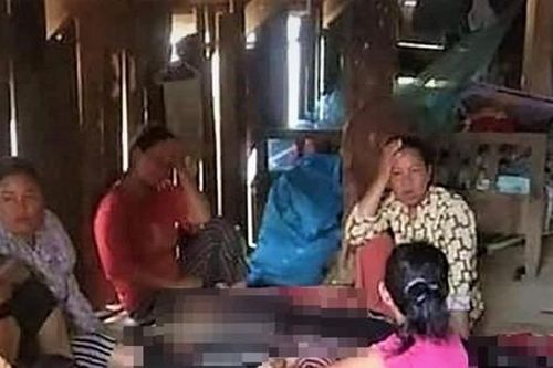 Trượt chân xuống hố sâu, 2 học sinh đuối nước