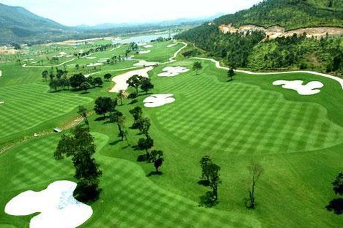 Hòa Bình đóng cửa sân golf Phượng Hoàng để phòng dịch