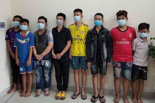 Gần 40 thanh thiếu niêm mang hung khí lao vào nhau huyết chiến ở Sài Gòn