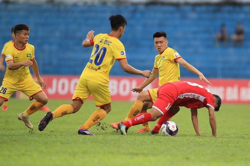 Sông Lam Nghệ An: Khó khăn trước mùa chuyển nhượng