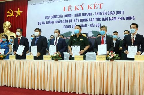Ký hợp đồng BOT dự án thành phần Diễn Châu- Bãi Vọt thuộc cao tốc Bắc-Nam
