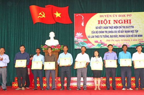 Đak Pơ: Học Bác bằng những việc làm thiết thực