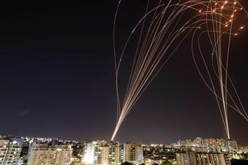 Hệ thống phòng không Israel đánh chặn hơn 1.000 quả rocket Hamas