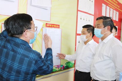 Kiểm tra công tác chuẩn bị bầu cử và phòng, chống dịch tại huyện Quốc Oai