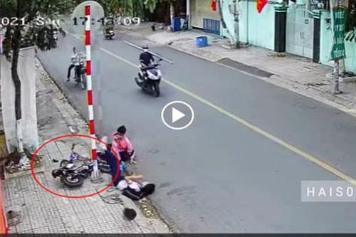 Danh tính gây bất ngờ của cặp đôi chạy xe máy đạp 2 học sinh ngã xuống đường gây phẫn nộ dư luận