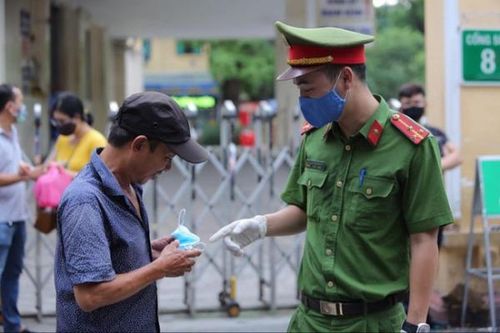 Xử phạt hàng tỷ đồng những người không đeo khẩu trang