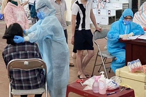 Lào Cai: Tăng cường truy vết và lấy mẫu xét nghiệm cho người có nguy cơ