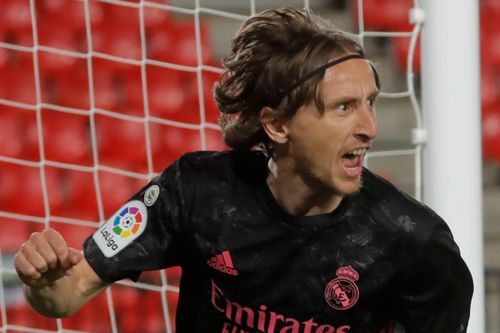 Real phả hơi nóng vào ngôi đầu của Atletico