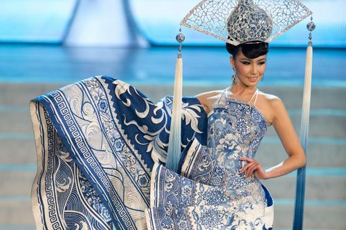Thí sinh châu Á liên tục đoạt giải trang phục dân tộc ở Miss Universe