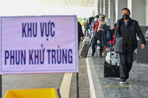 3 người làm cùng công ty ở Hà Nội dương tính với nCoV