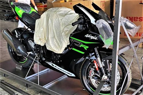 Kawasaki ZX-10R 2021 xuất hiện tại Việt Nam