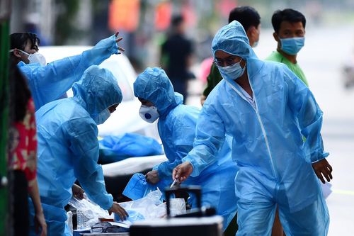 105 hành khách đi chung chuyến bay với người nhiễm nCoV