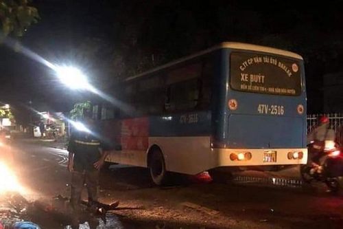 Tai nạn giao thông mới nhất hôm nay 14/5: Tông trực diện xe buýt, 2 người đàn ông đi xe máy tử vong