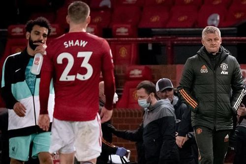 HLV Solskjaer chua chát thừa nhận MU đã 'tặng' Liverpool ít nhất 2 bàn thắng
