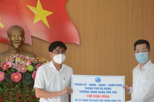 Đà Nẵng: Thưởng 'nóng' hai đơn vị nhiều ngày xuyên đêm truy vết và xét nghiệm thần tốc, khoanh vùng dập dịch