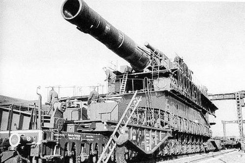 Khẩu siêu pháo của Hitler - Vũ khí vô dụng nhất từng được chế tạo (P2)