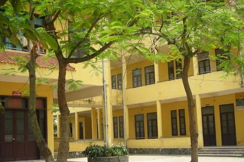Cập nhật các địa phương nghỉ hè sớm; kiểm tra trực tuyến; và lùi lịch thi vào 10