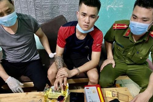 'Trùm ma túy' thả chó dữ tấn công lực lượng công an