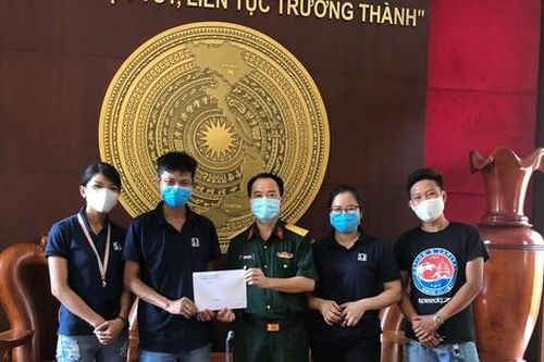 'Hành trình của những chiếc ly giấy' đến với chiến sĩ biên phòng biên giới Tây Nam