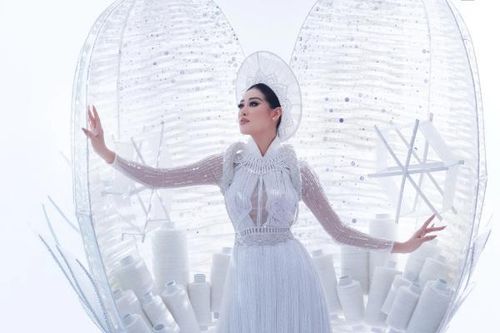 Khánh Vân tự tin tỏa sáng khi trình diễn Kén Em tại Miss Universe 2020
