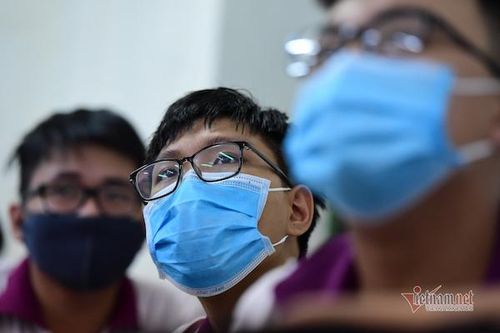 Hàng nghìn giáo viên, học sinh cả nước phải đi cách ly vì Covid-19