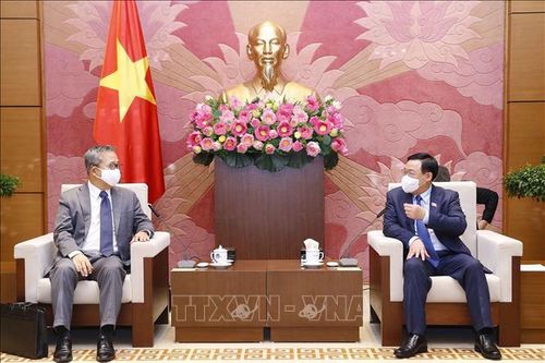 Chủ tịch Quốc hội Vương Đình Huệ tiếp Đại sứ Nhật Bản